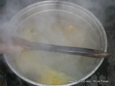 Soup Joumou Haiti - Se pa ti bonm soup non ki pral fet laa