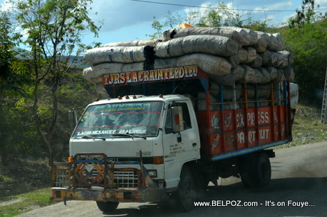 Haiti - Camion Charbon - Truck load of Charcoal going to market