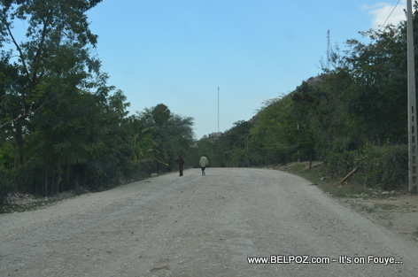 Haiti - route ki soti Mirebalais pou ale Verettes