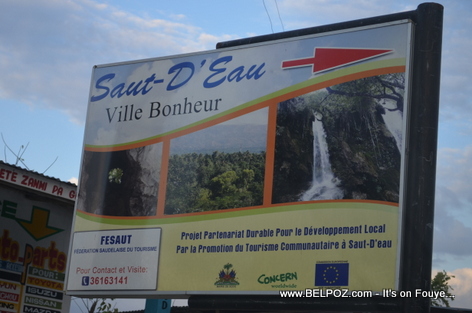 Haiti - Saut d'eau - Ville Bonheur signe